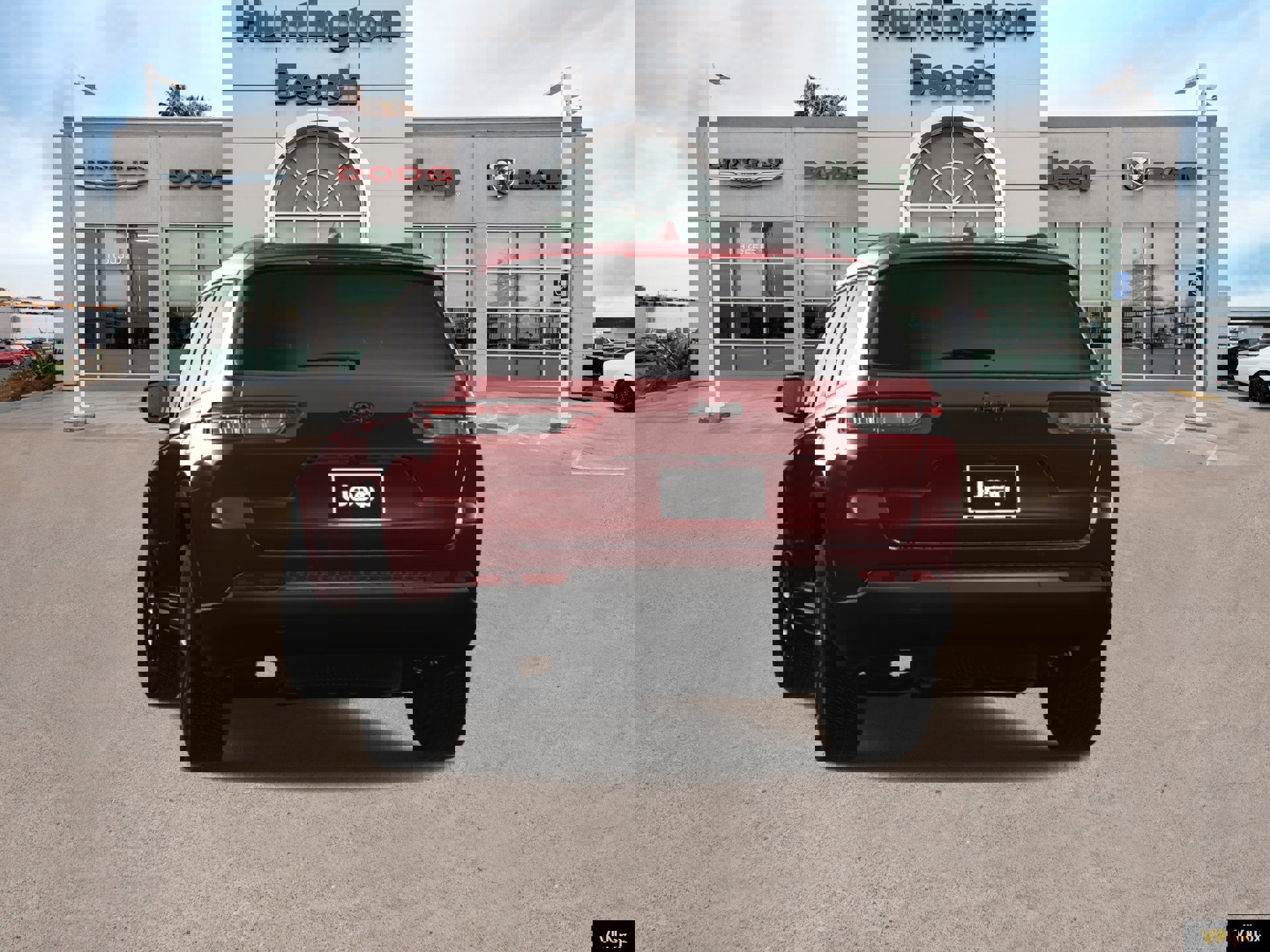 New 2025 Jeep Grand Cherokee L Laredo image 13