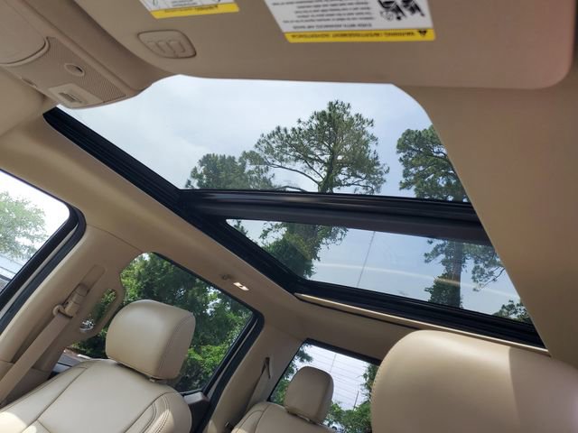 Used 2019 Ford F150 Lariat w/ Equipment Group 502A Luxury AWD/4WD image 21