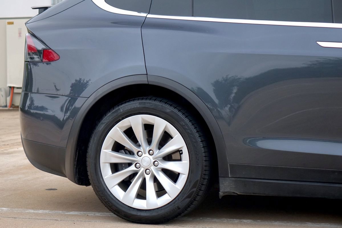 Used 2018 Tesla Model X 100D AWD/4WD image 27