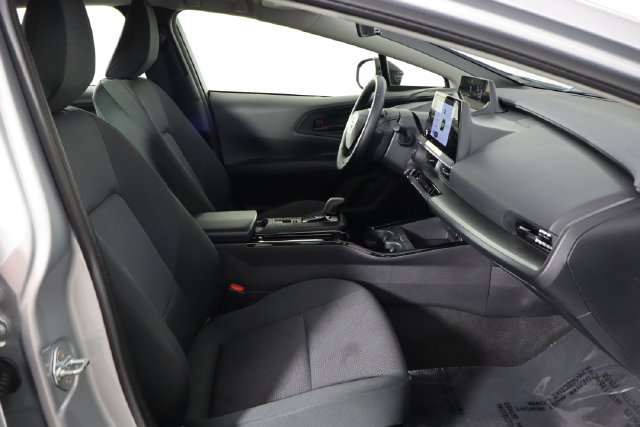 Used 2026 Toyota Prius LE FWD image 18