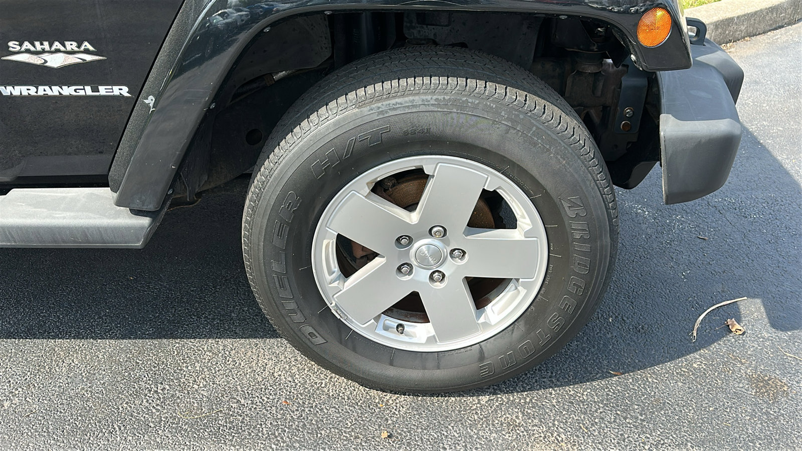 Used 2011 Jeep Wrangler Sahara image 9