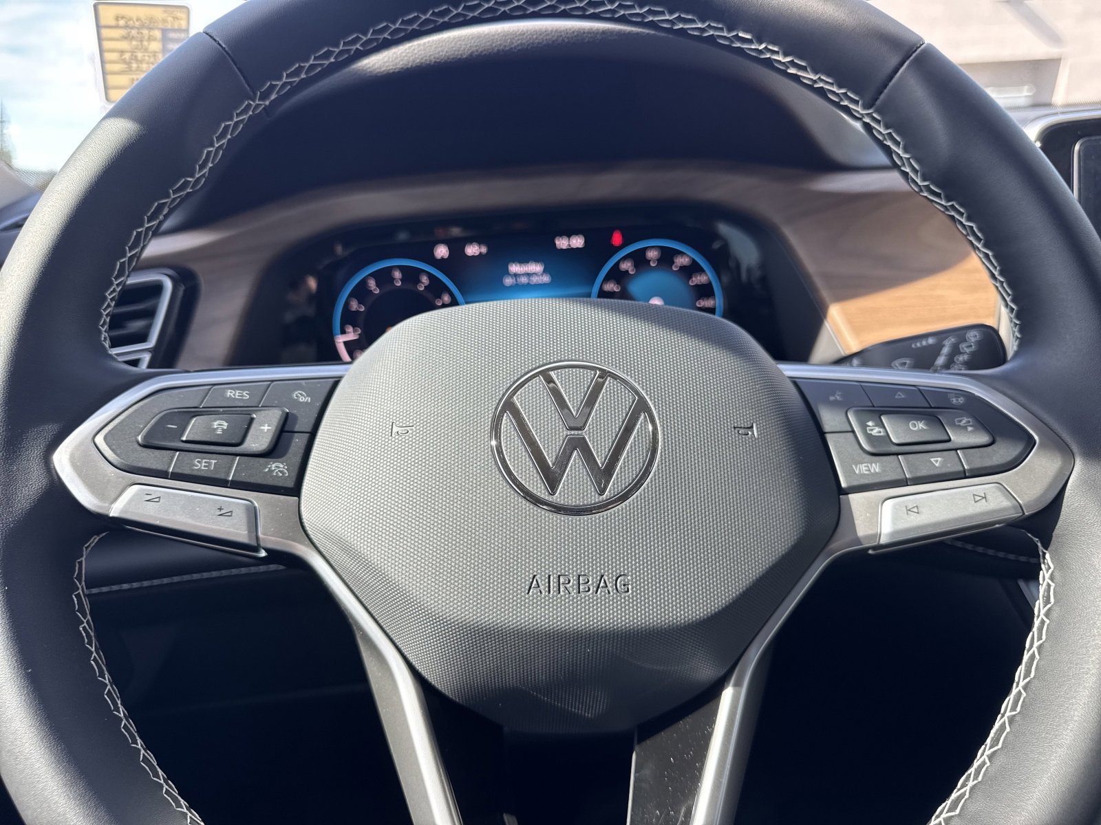 New 2026 Volkswagen Atlas SE image 30