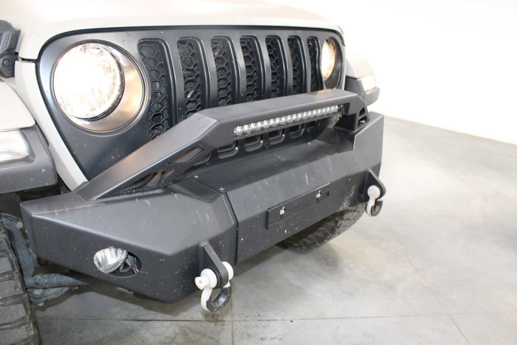 Used 2022 Jeep Gladiator Overland w/ Cold Weather Group AWD/4WD image 12
