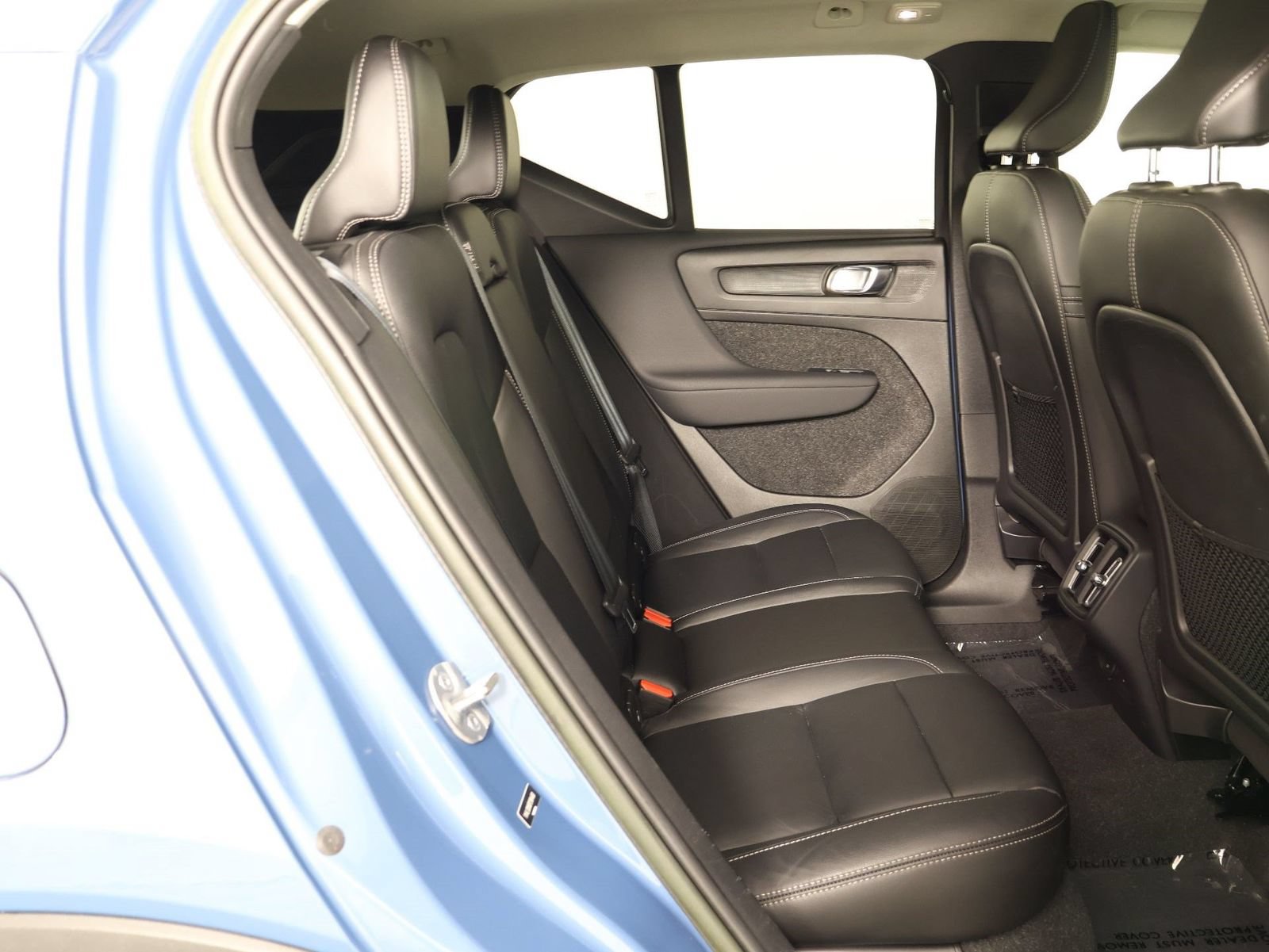 Used 2023 Volvo XC40 B5 Plus w/ Protection Package Premier AWD/4WD image 30