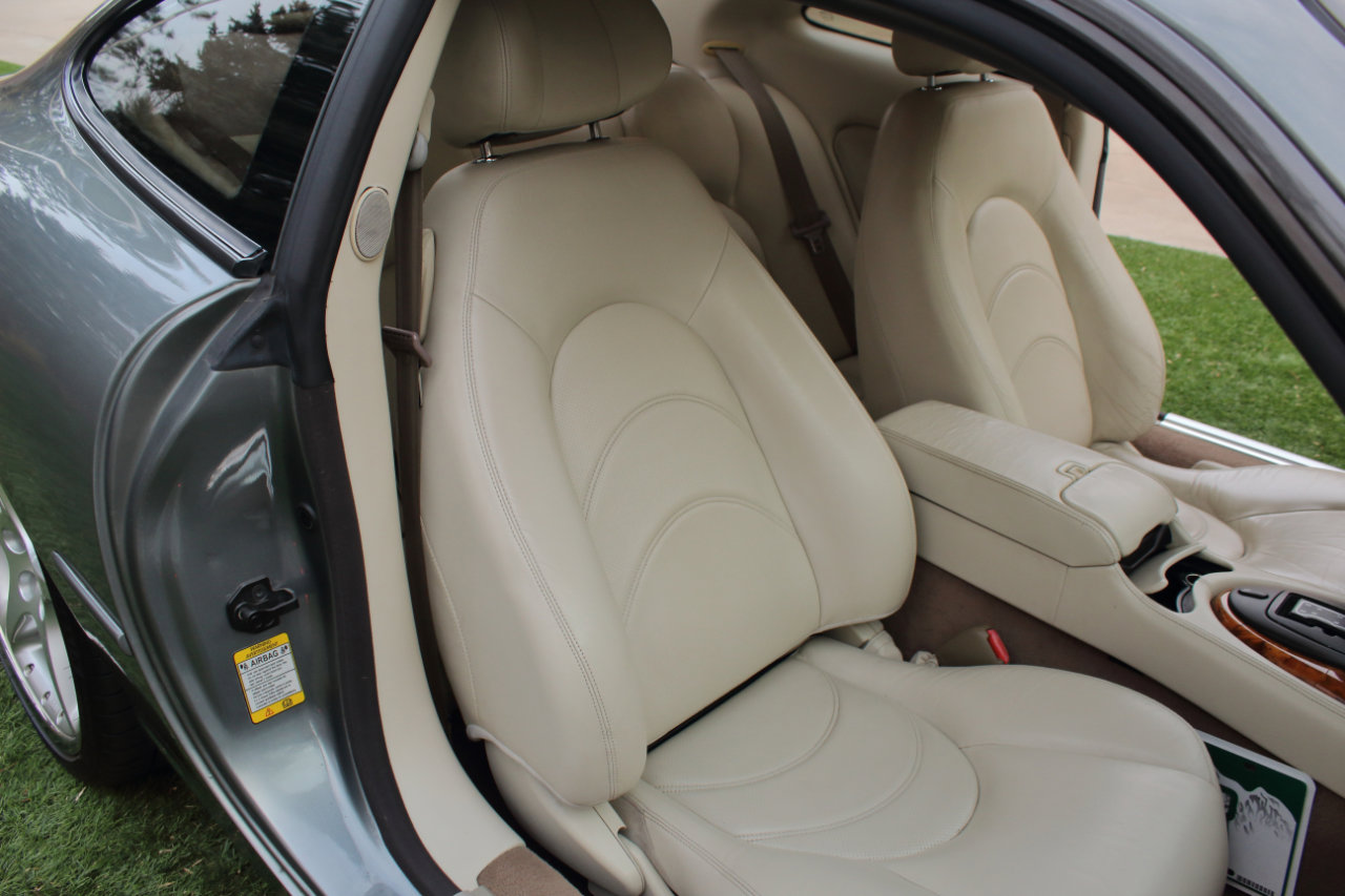 Used 2003 Jaguar XK8 Coupe image 40