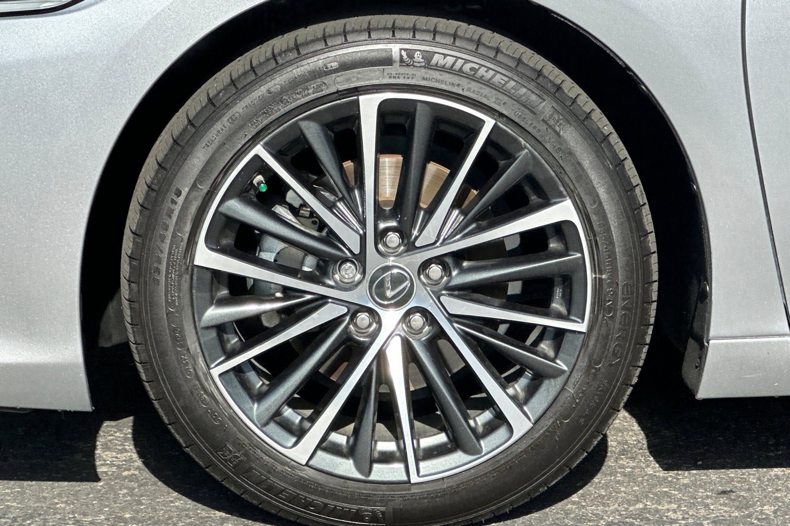 Certified 2025 Lexus ES 300h w/ Premium Package image 36