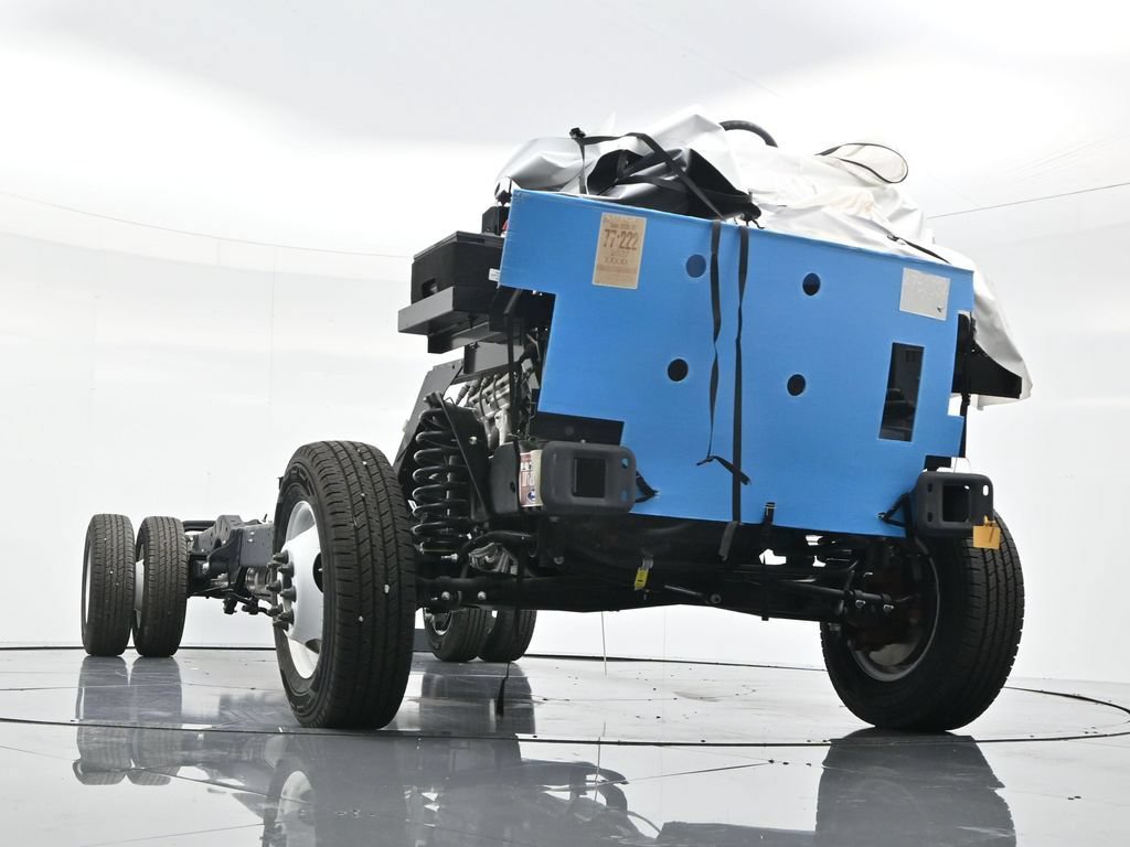 Used 2027 Ford E-350 and Econoline 350 Super Duty w/ Gaseous Engine Prep Package RWD image 19