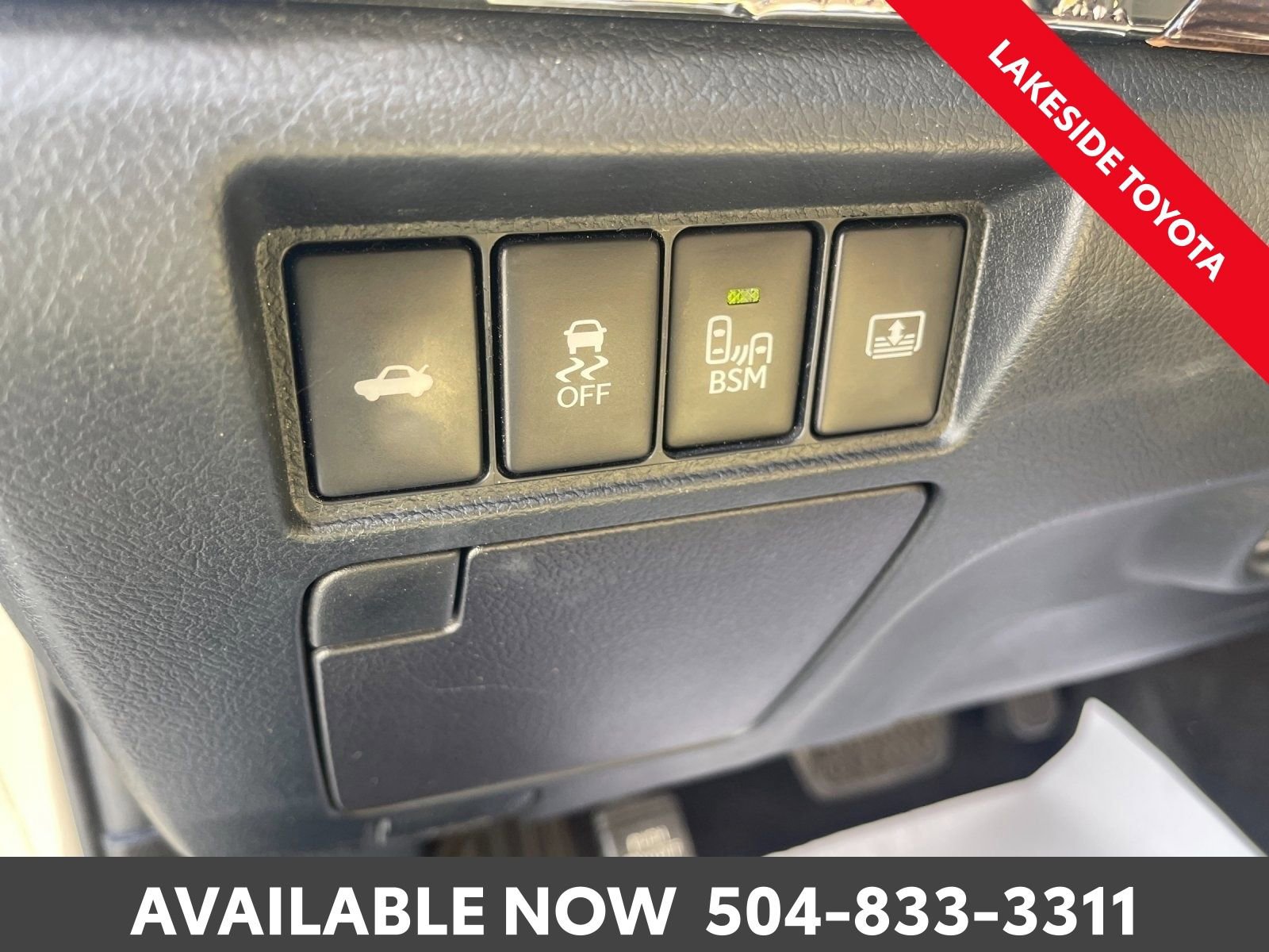 Used 2015 Toyota Avalon Limited w/ Technology Package image 27