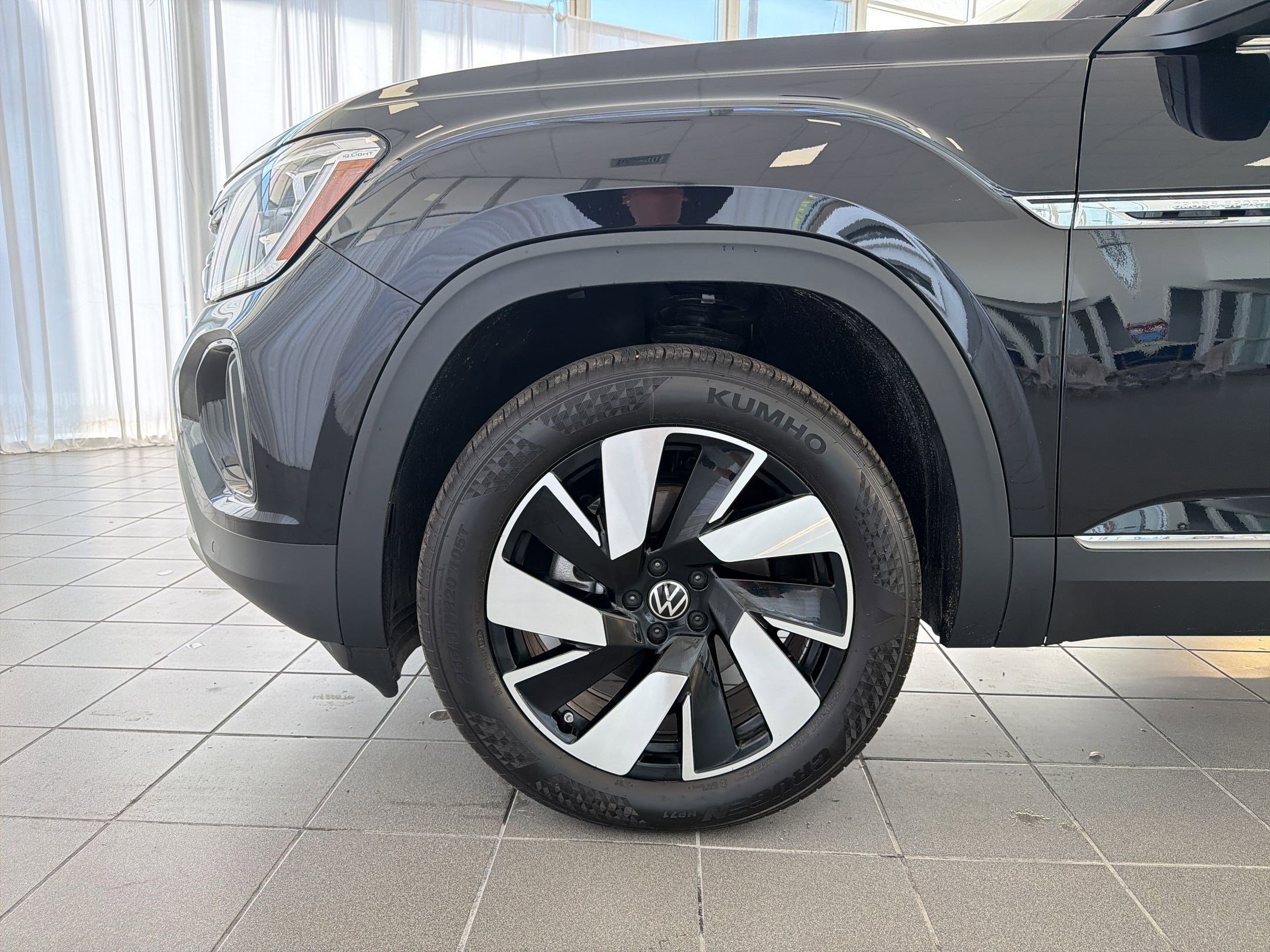 Certified 2025 Volkswagen Atlas Cross Sport SEL image 12