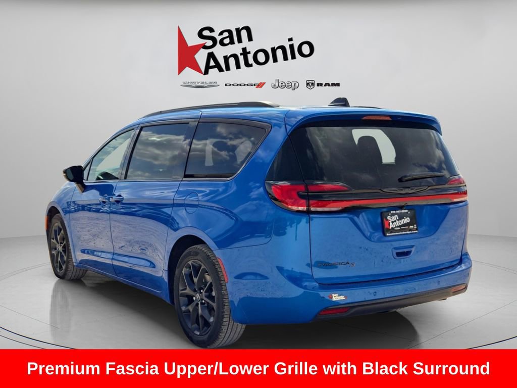 New 2026 Chrysler Pacifica Select FWD image 6