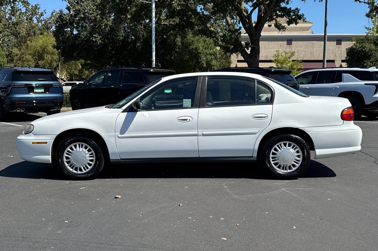 Used 2002 Chevrolet Malibu V6 w/ Preferred Equipment Group 1 FWD image 6