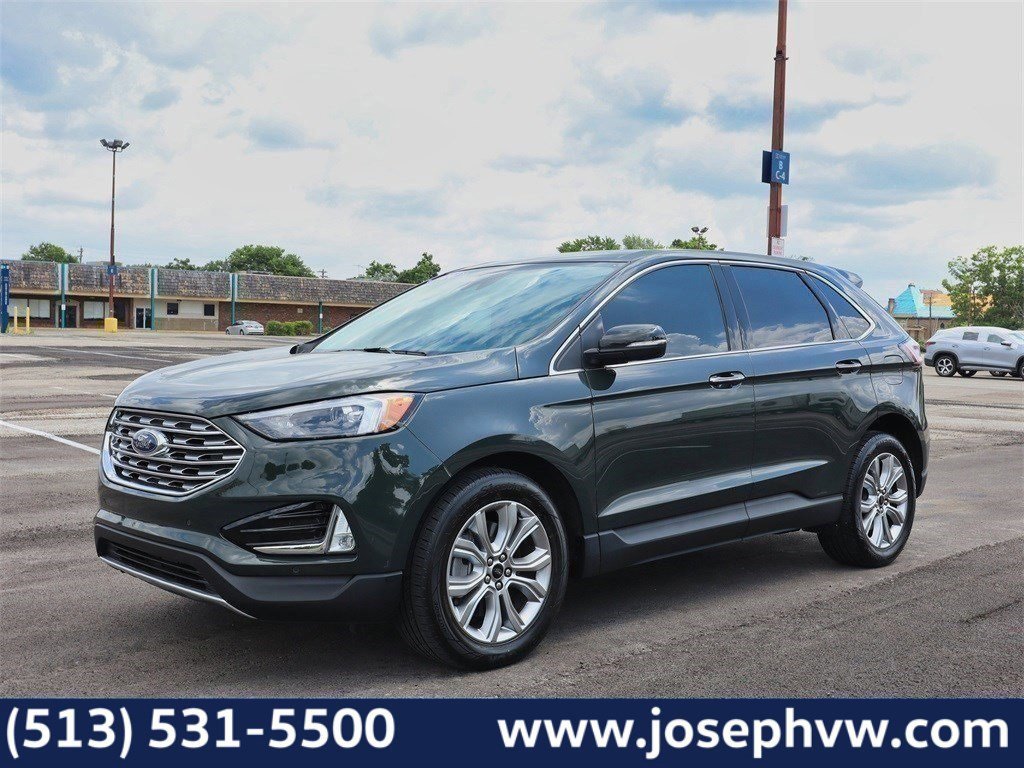 Used 2024 Ford Edge Titanium image 1
