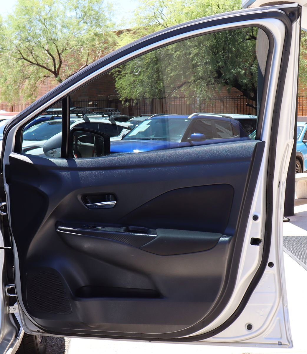 Used 2021 Nissan Versa SV FWD image 33