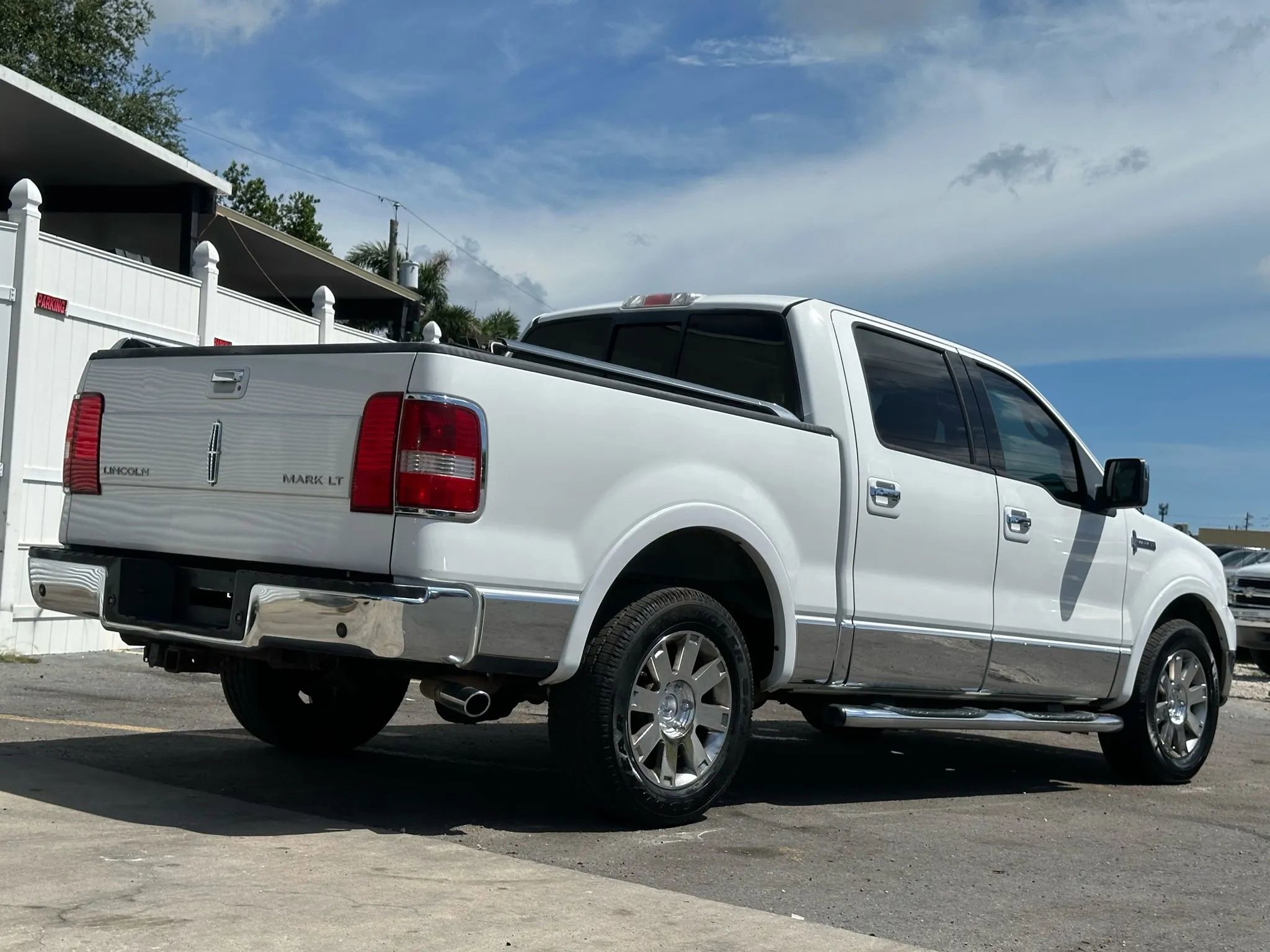 Used 2006 Lincoln Mark LT 2WD image 4