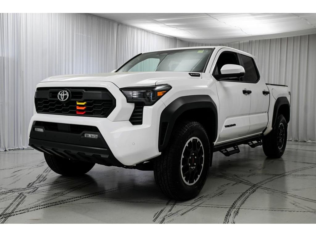 Used 2024 Toyota Tacoma TRD Off-Road w/ TRD Off Road Premium Package image 4