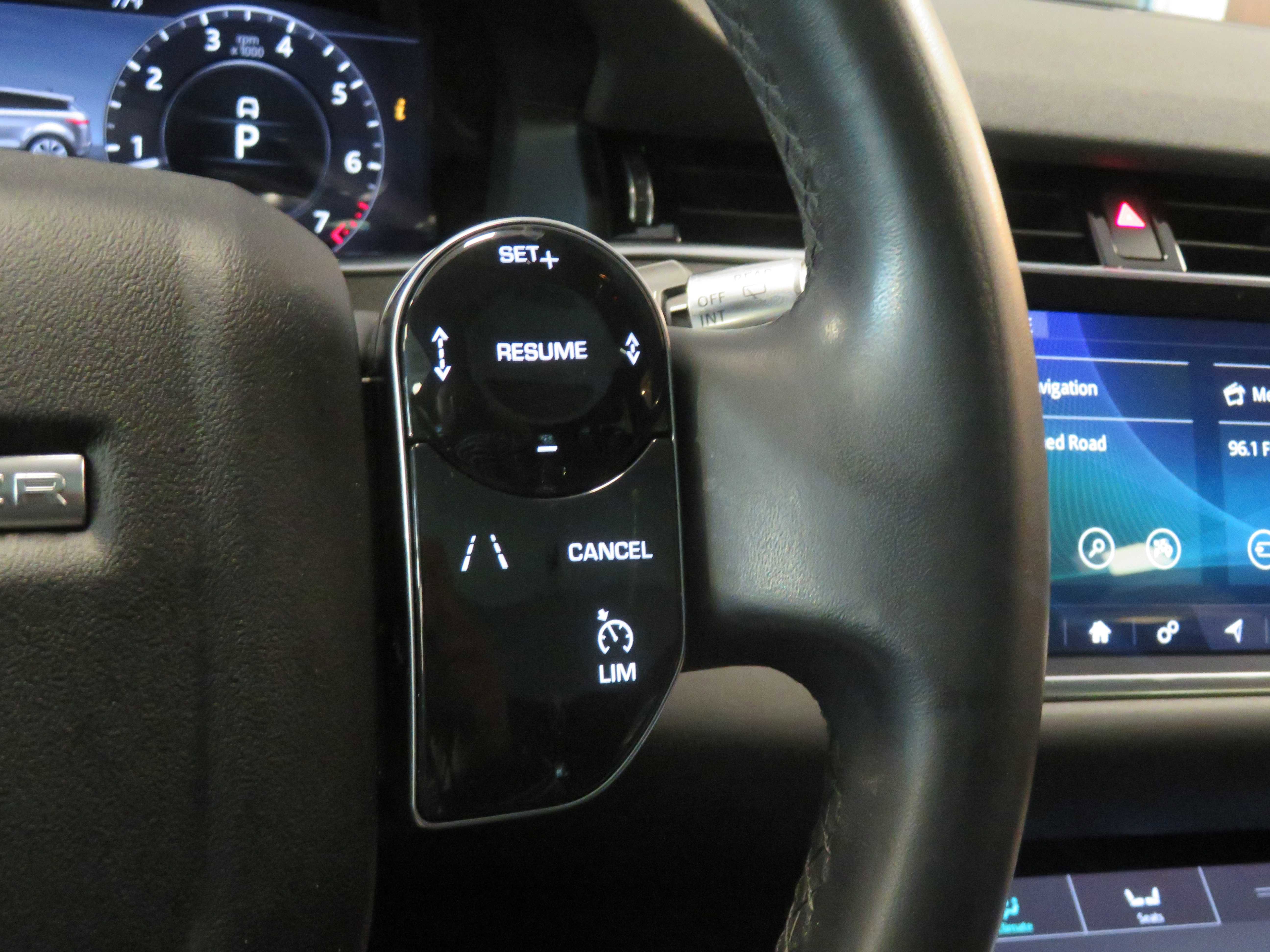 Used 2020 Land Rover Range Rover Evoque SE image 33