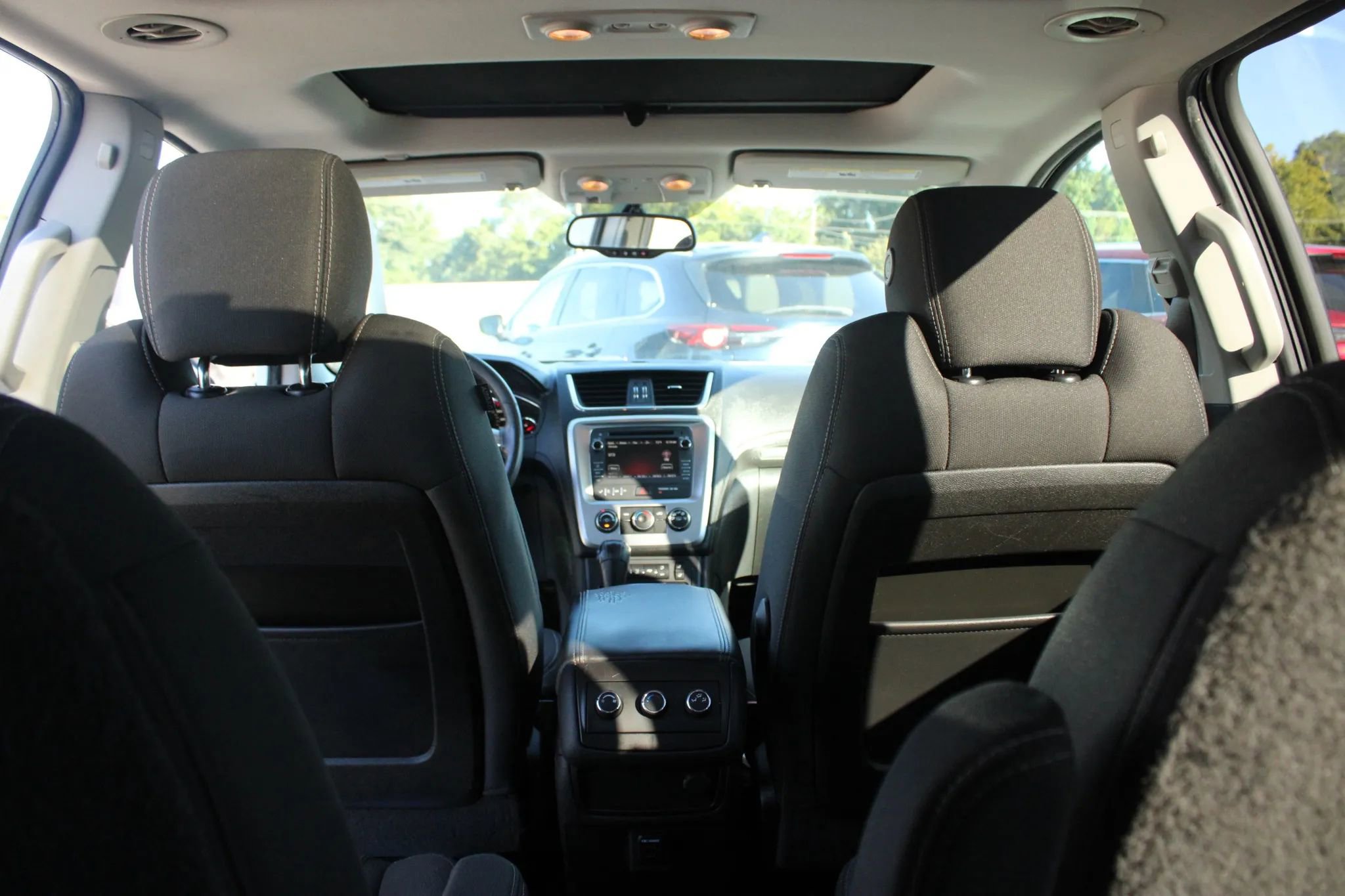 Used 2015 GMC Acadia SLE image 16