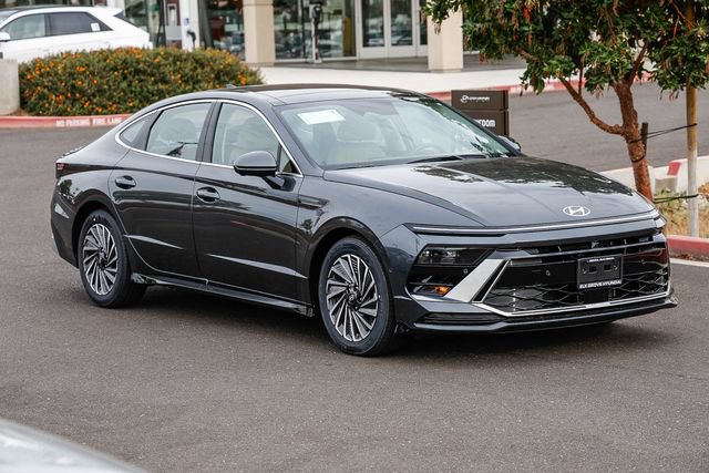 New 2026 Hyundai Sonata Limited FWD image 6
