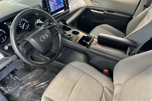 Certified 2024 Toyota Sienna LE AWD/4WD image 12