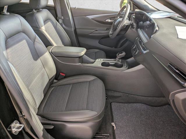 Used 2025 Buick Envista Preferred image 19