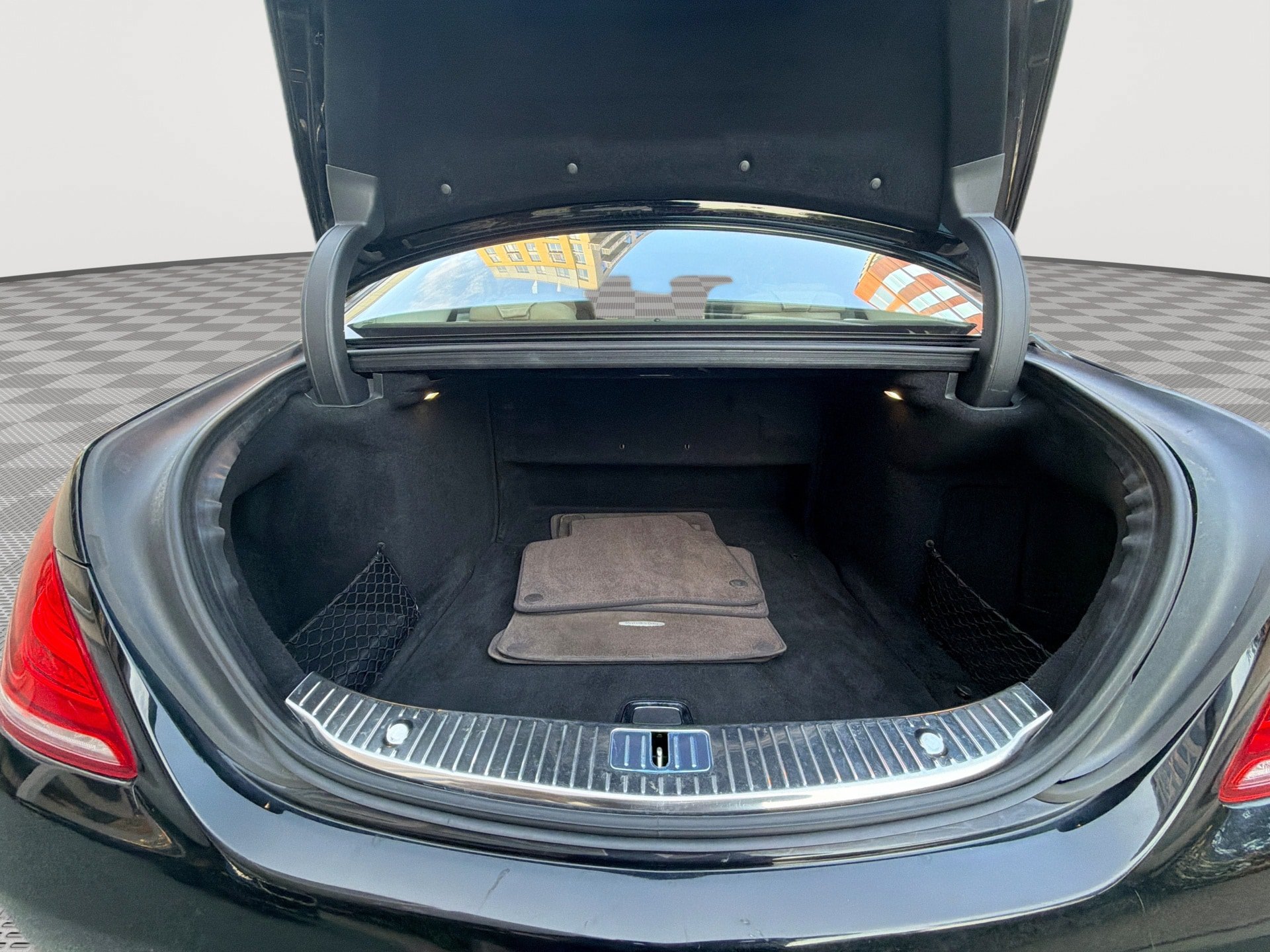 Used 2017 Mercedes-Benz S 550 4MATIC Sedan image 22