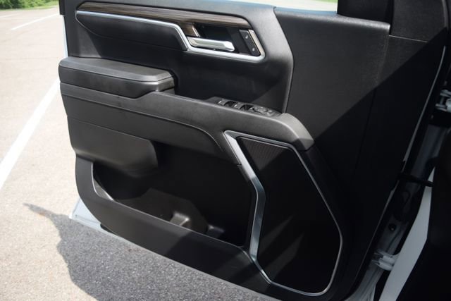 Used 2022 Chevrolet Silverado 1500 LT AWD/4WD image 18