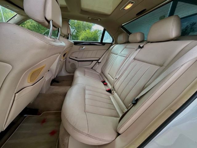 Used 2016 Mercedes-Benz E 400 Sedan w/ Lighting Package image 7
