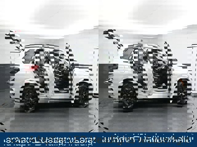 Used 2019 BMW X5 xDrive50i w/ M Sport Package image 37