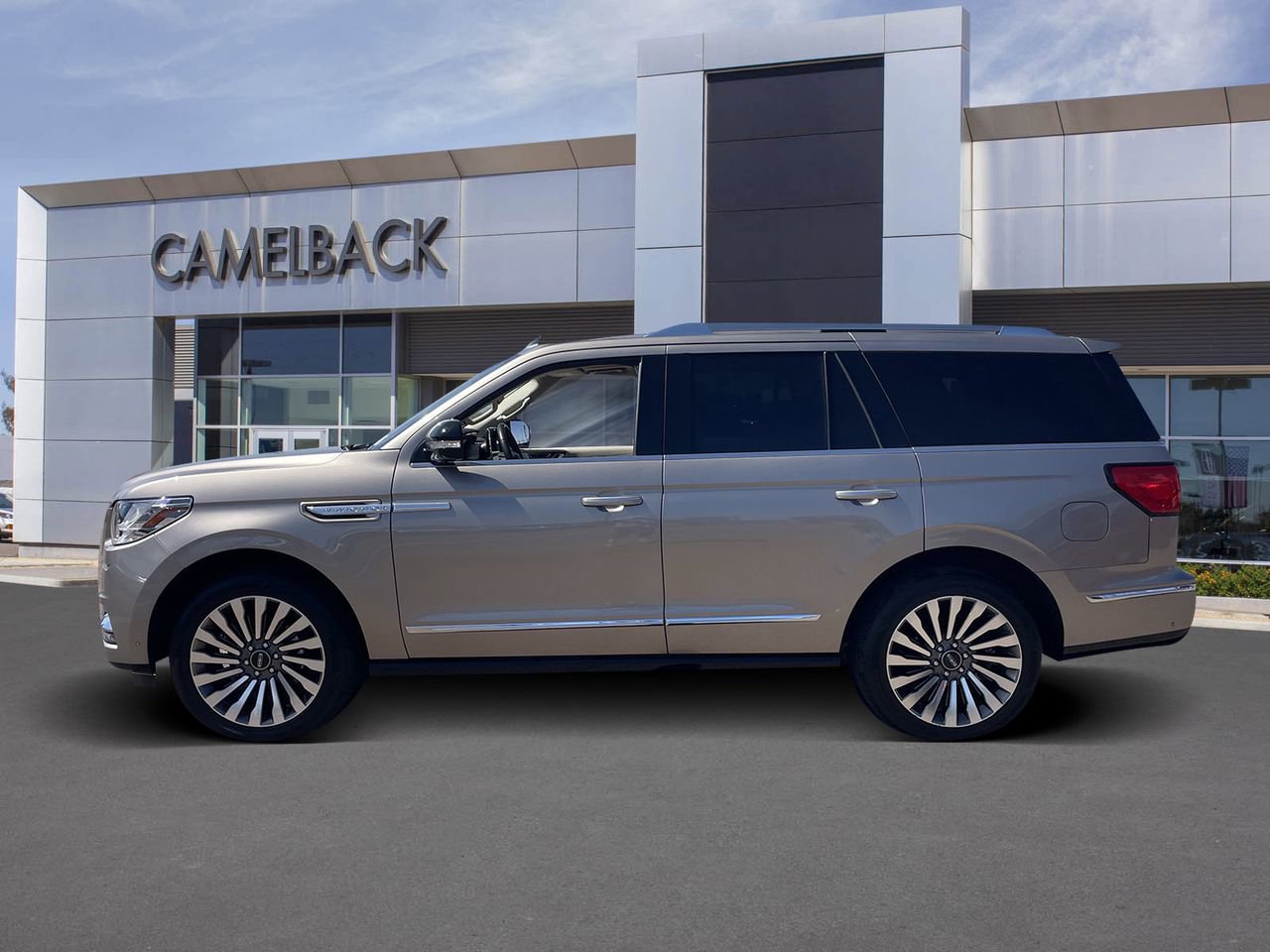 Used 2020 Lincoln Navigator Reserve w/ Luxury Package AWD/4WD image 3