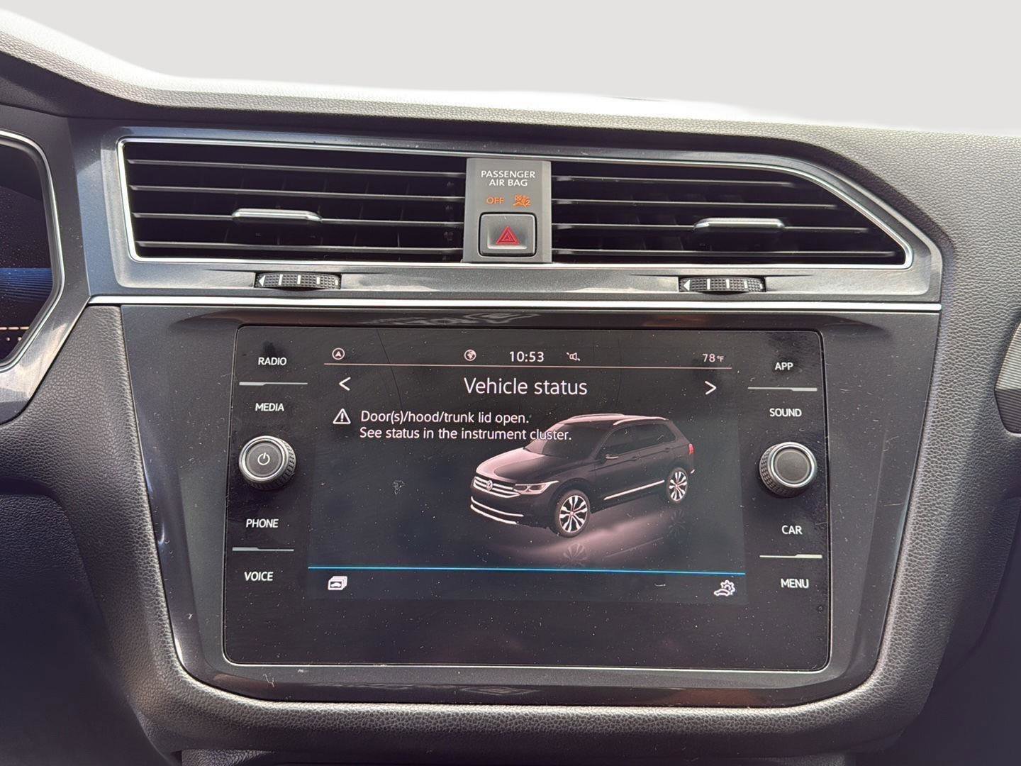 Used 2022 Volkswagen Tiguan SE R-Line image 17