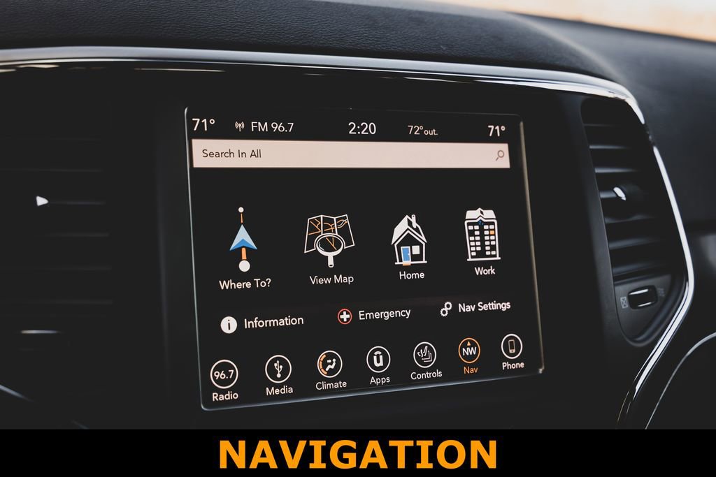 Used 2018 Jeep Grand Cherokee Limited image 3