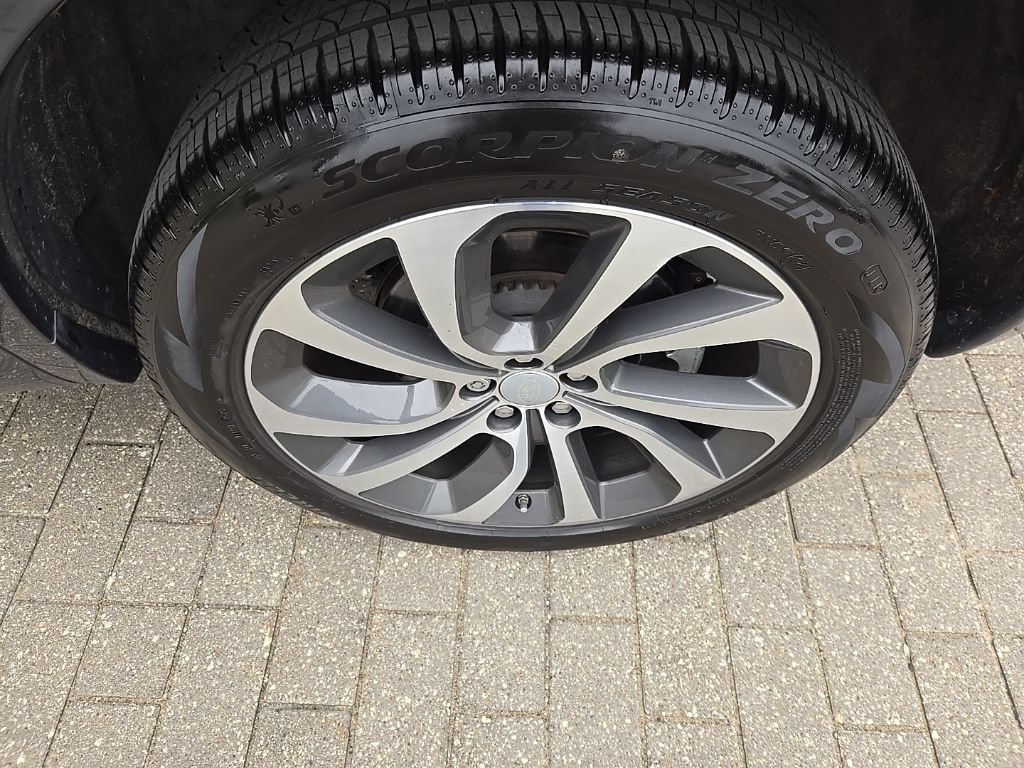 Used 2025 Land Rover Discovery Sport S AWD/4WD image 9