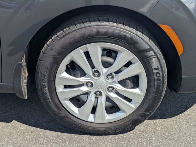 Used 2024 Kia Soul LX image 11