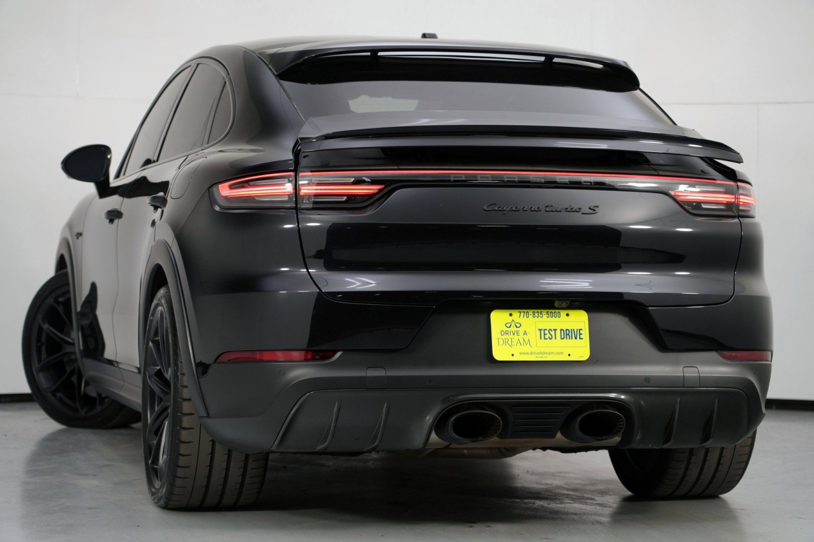 Used 2022 Porsche Cayenne Turbo S image 6