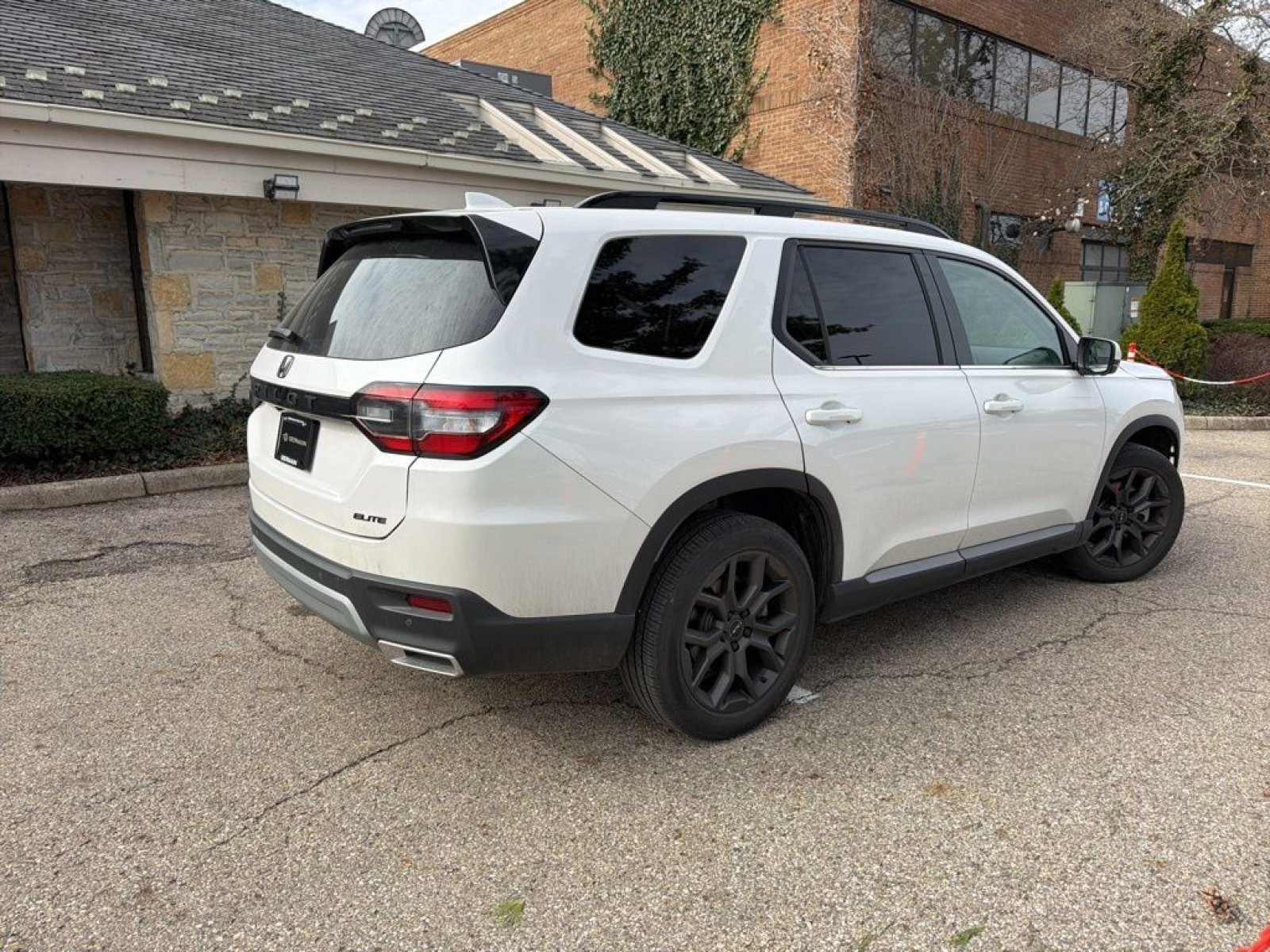 Used 2024 Honda Pilot Elite image 7