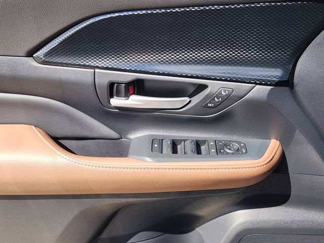 Used 2026 Toyota Grand Highlander AWD Hybrid image 15
