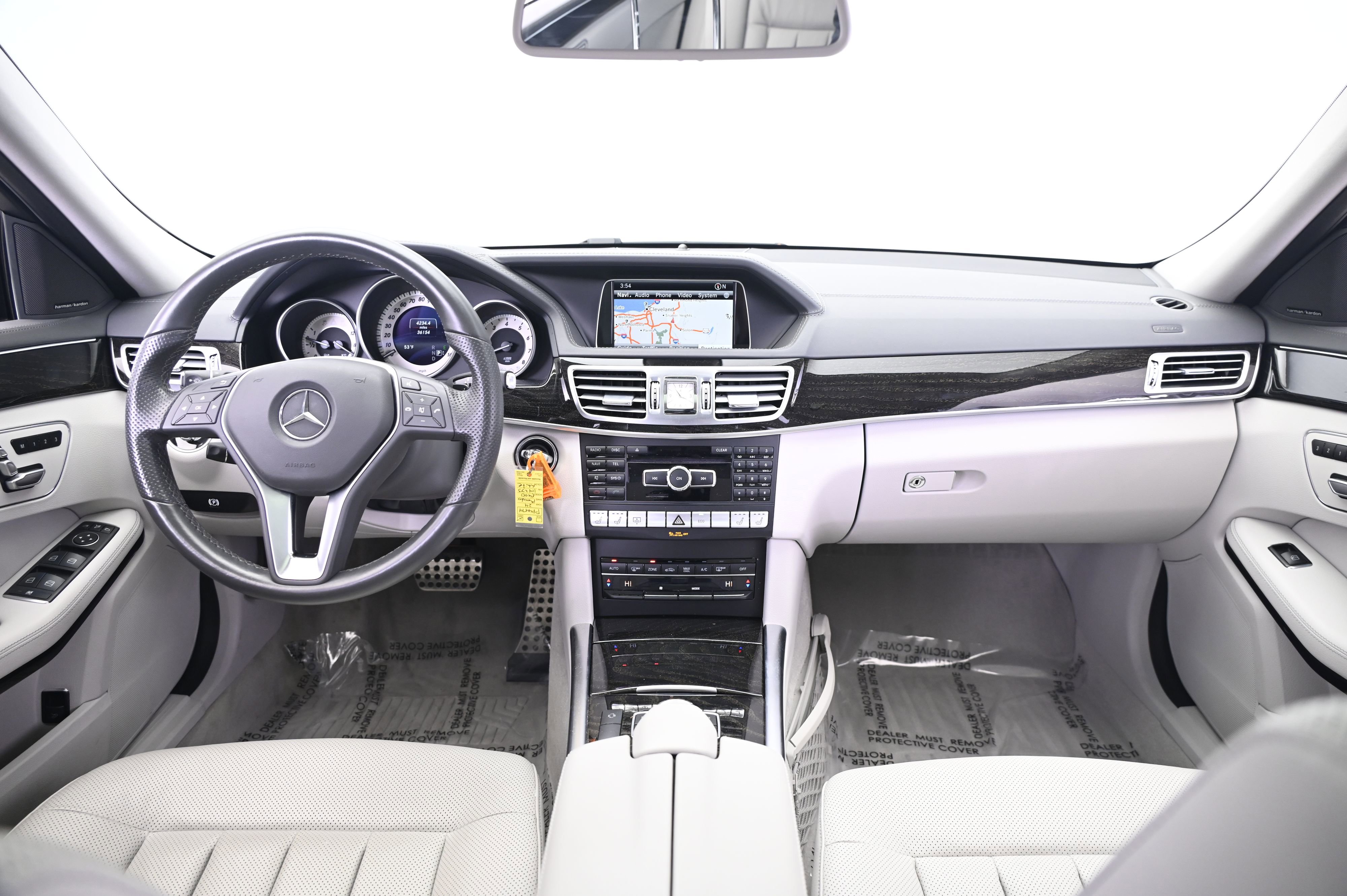 Used 2015 Mercedes-Benz E 400 4MATIC Sedan image 31