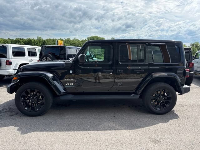 Used 2023 Jeep Wrangler Unlimited Sahara w/ Cold Weather Group AWD/4WD image 6