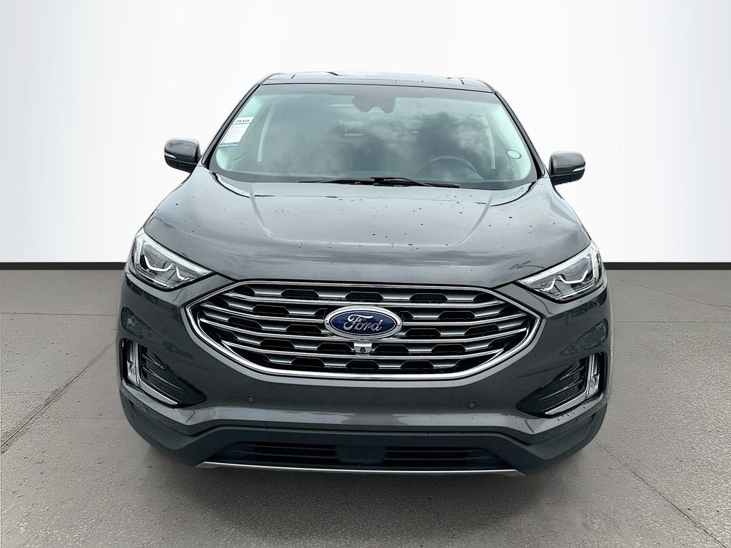 Used 2020 Ford Edge Titanium w/ Equipment Group 301A AWD/4WD image 2