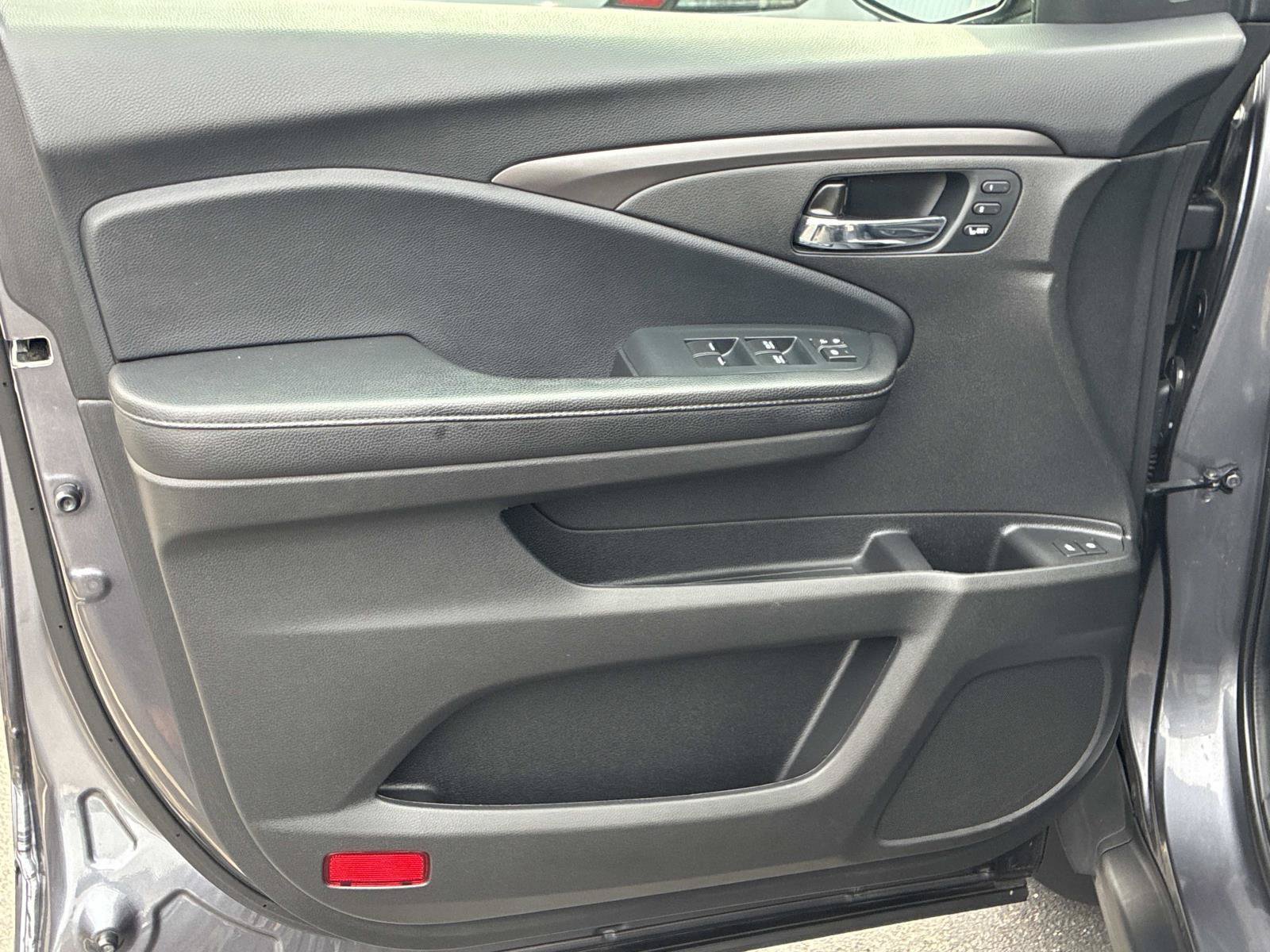 Used 2022 Honda Pilot Special Edition image 25