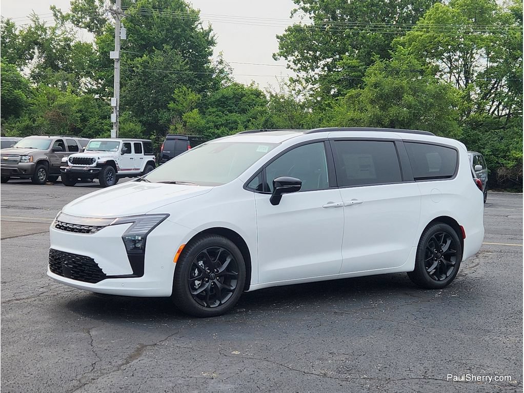 New 2027 Chrysler Pacifica Limited FWD image 13