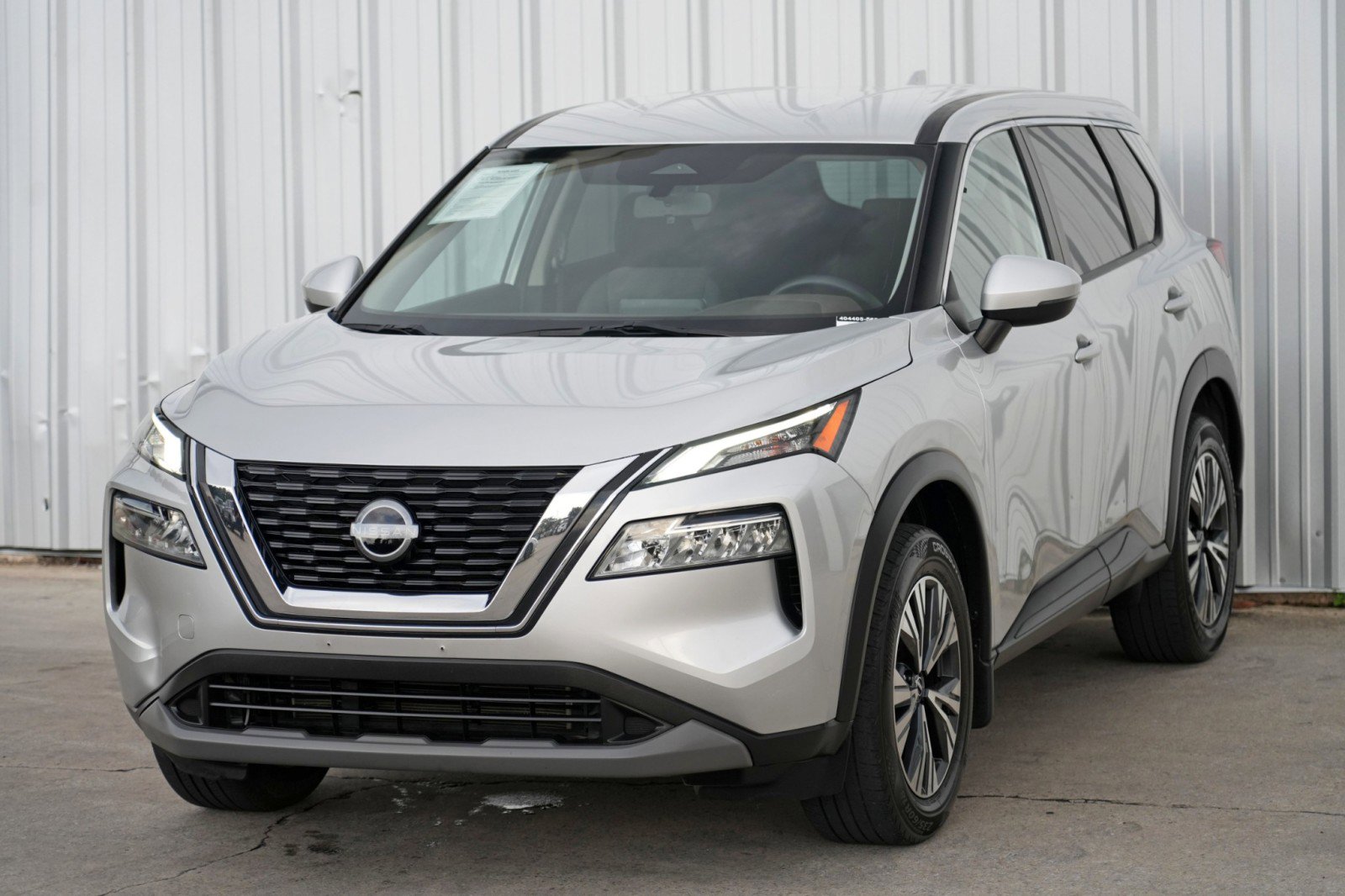 Used 2023 Nissan Rogue SV image 43