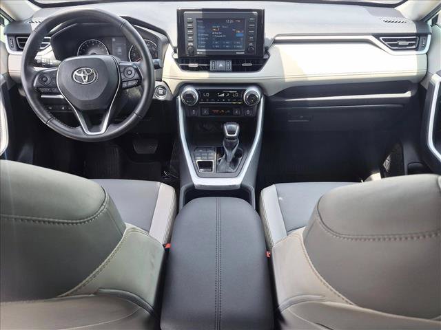 Used 2022 Toyota RAV4 XLE Premium AWD/4WD image 15