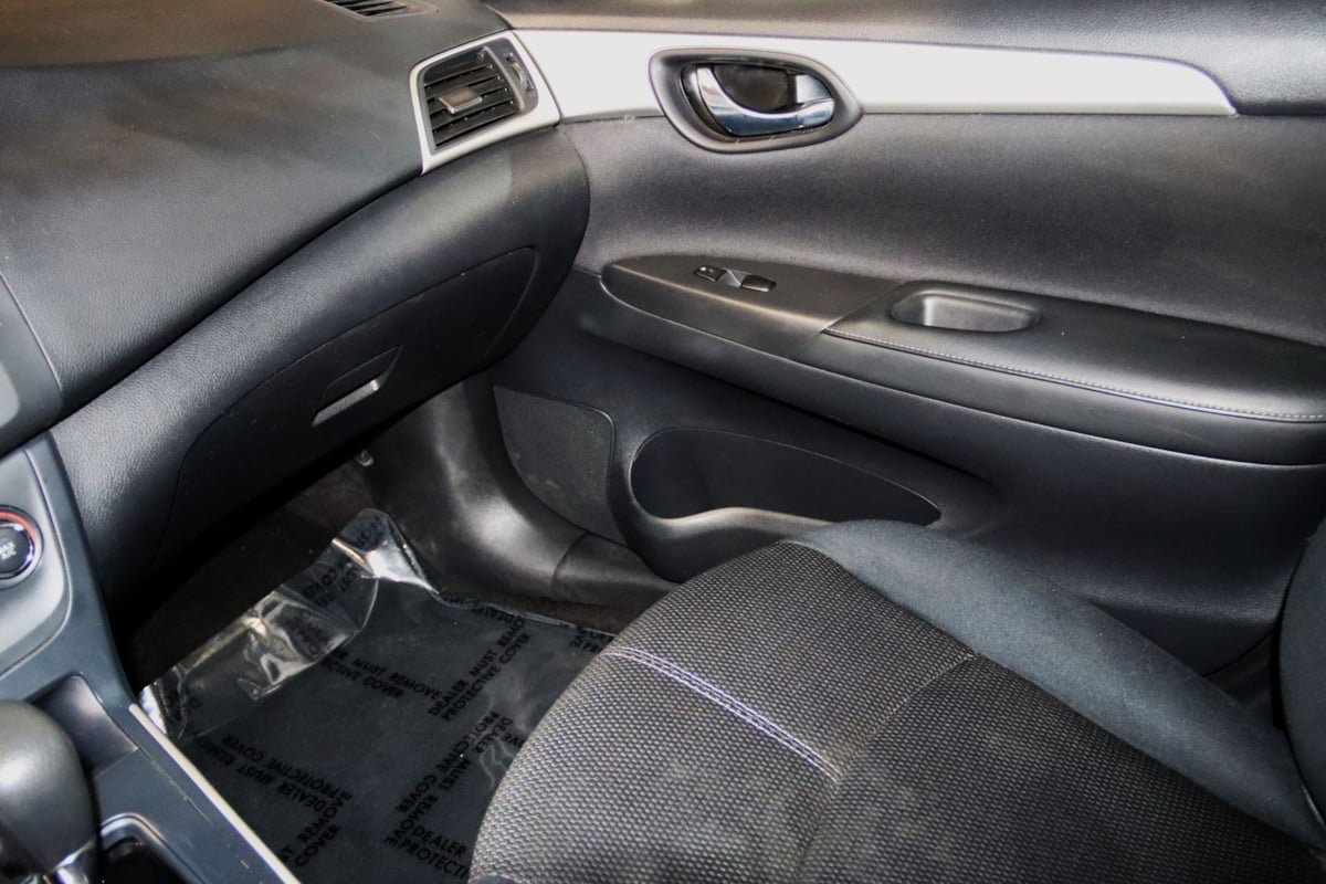 Used 2017 Nissan Sentra S FWD image 38