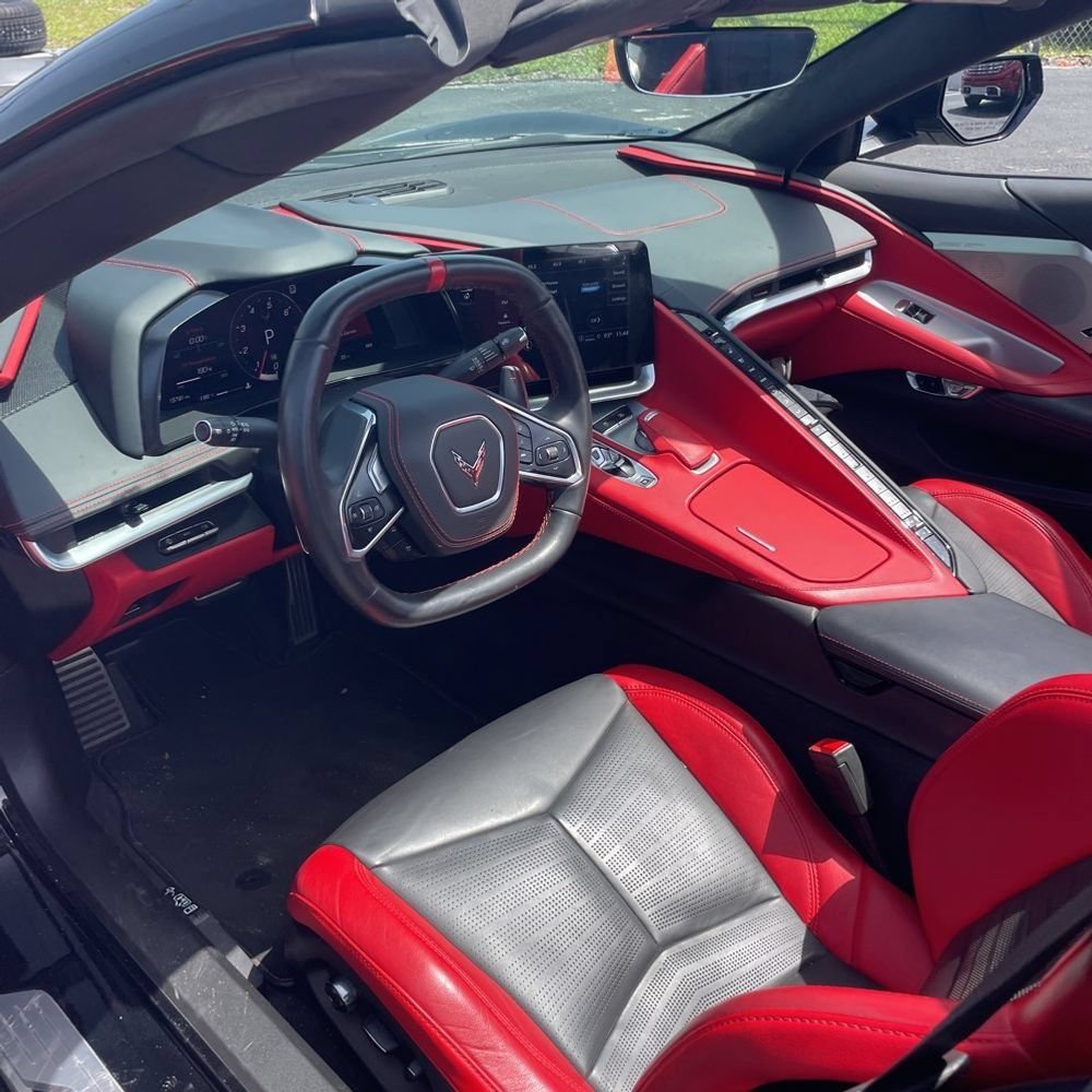 Used 2021 Chevrolet Corvette Stingray Premium Conv w/ Z51 Performance Package RWD image 10