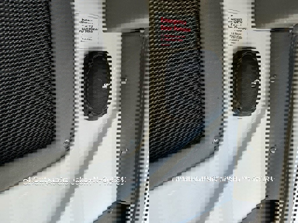 Used 2012 Ford F550 2WD Regular Cab Super Duty w/ Payload Upgrade Pkg image 60