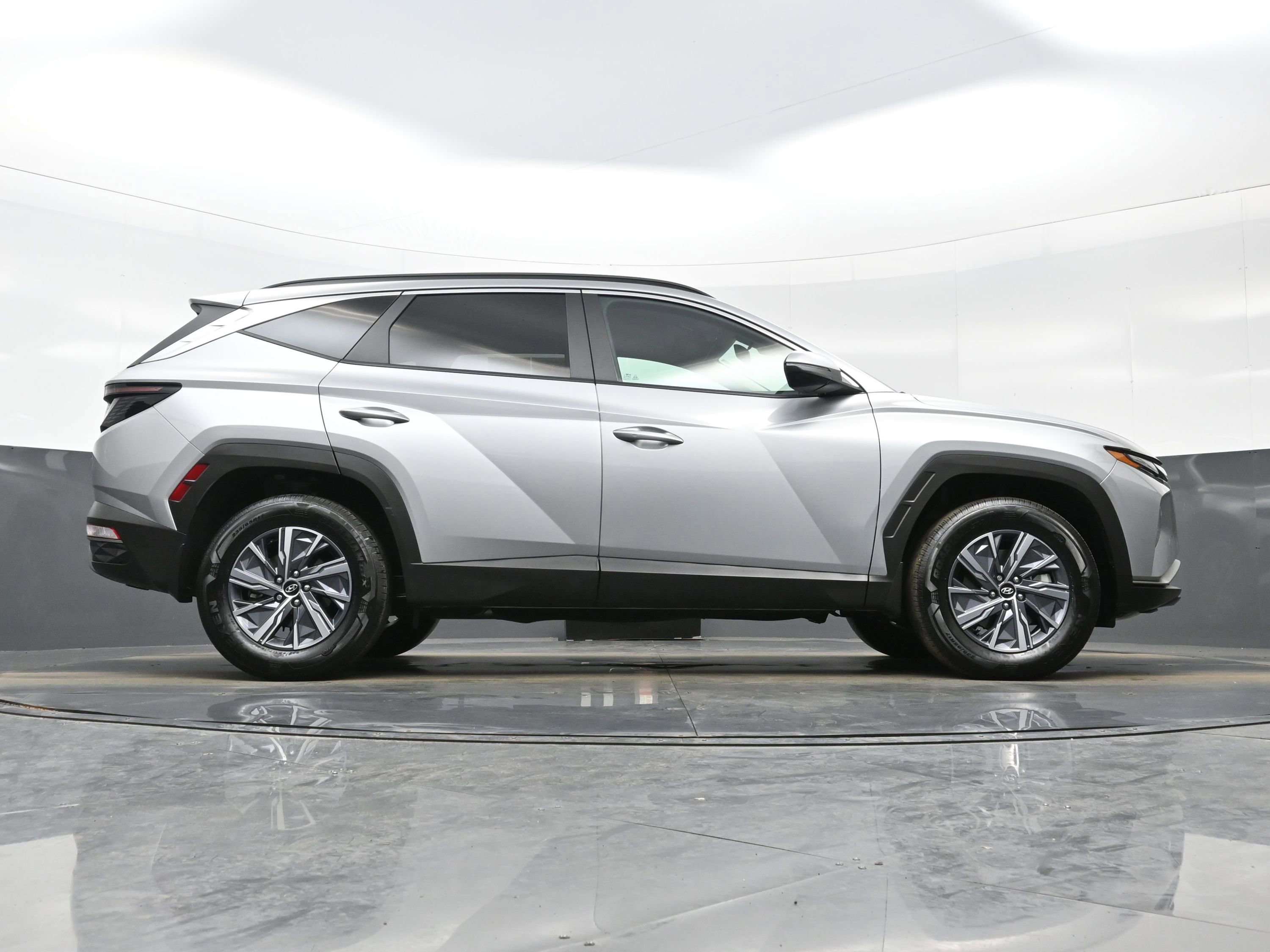 Used 2023 Hyundai Tucson Blue image 32