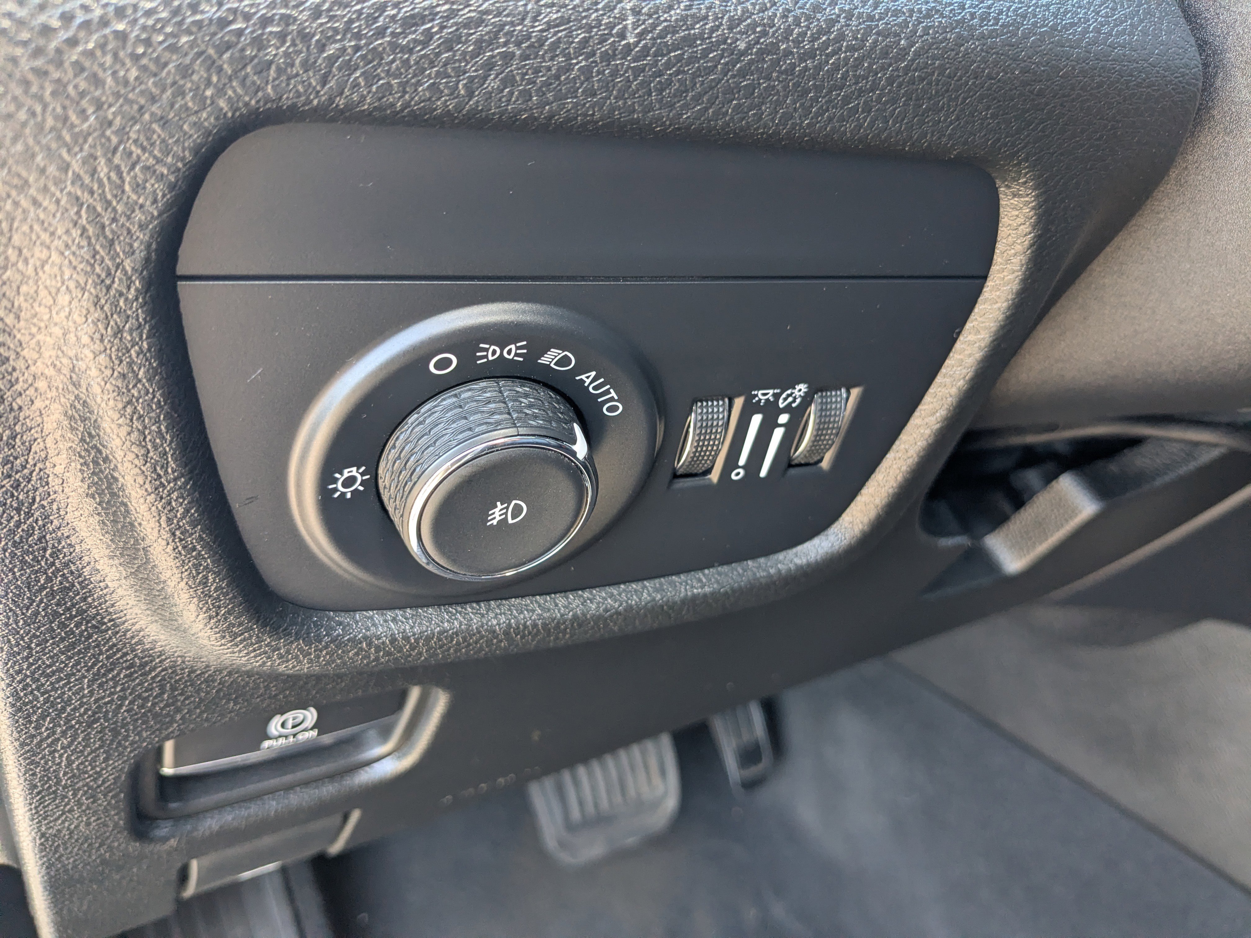 Used 2024 Jeep Grand Cherokee Limited image 32