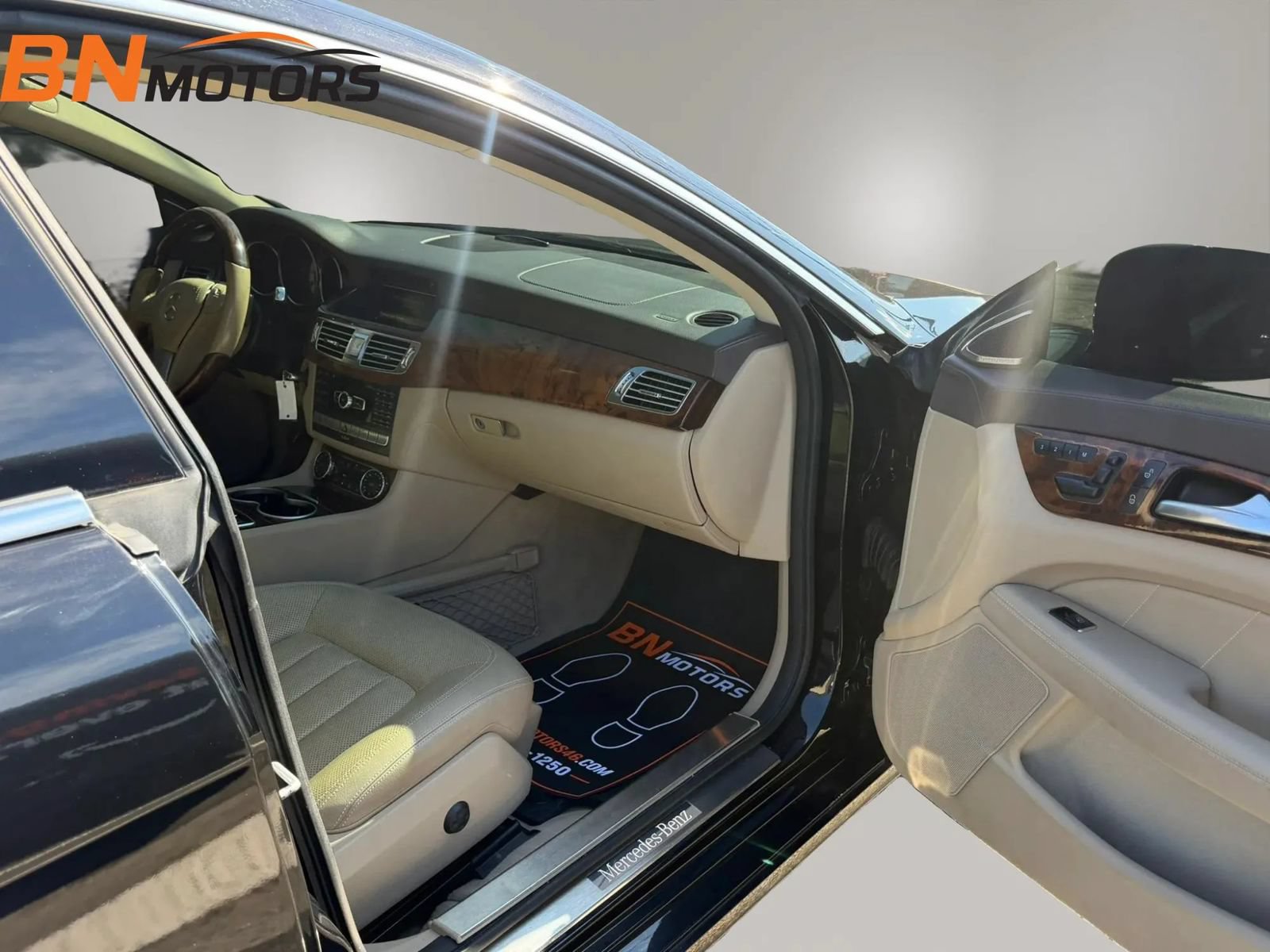 Used 2012 Mercedes-Benz CLS 550 4MATIC image 17