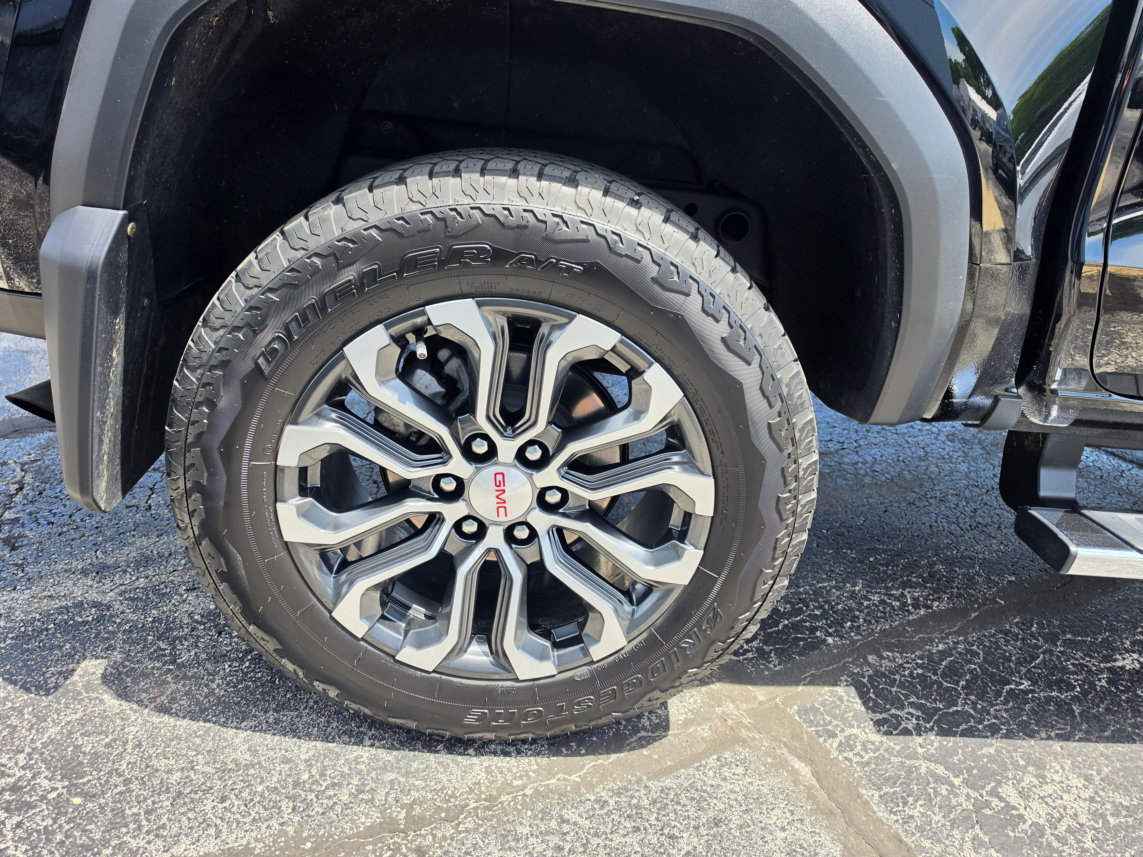 Used 2024 GMC Canyon Denali AWD/4WD image 14